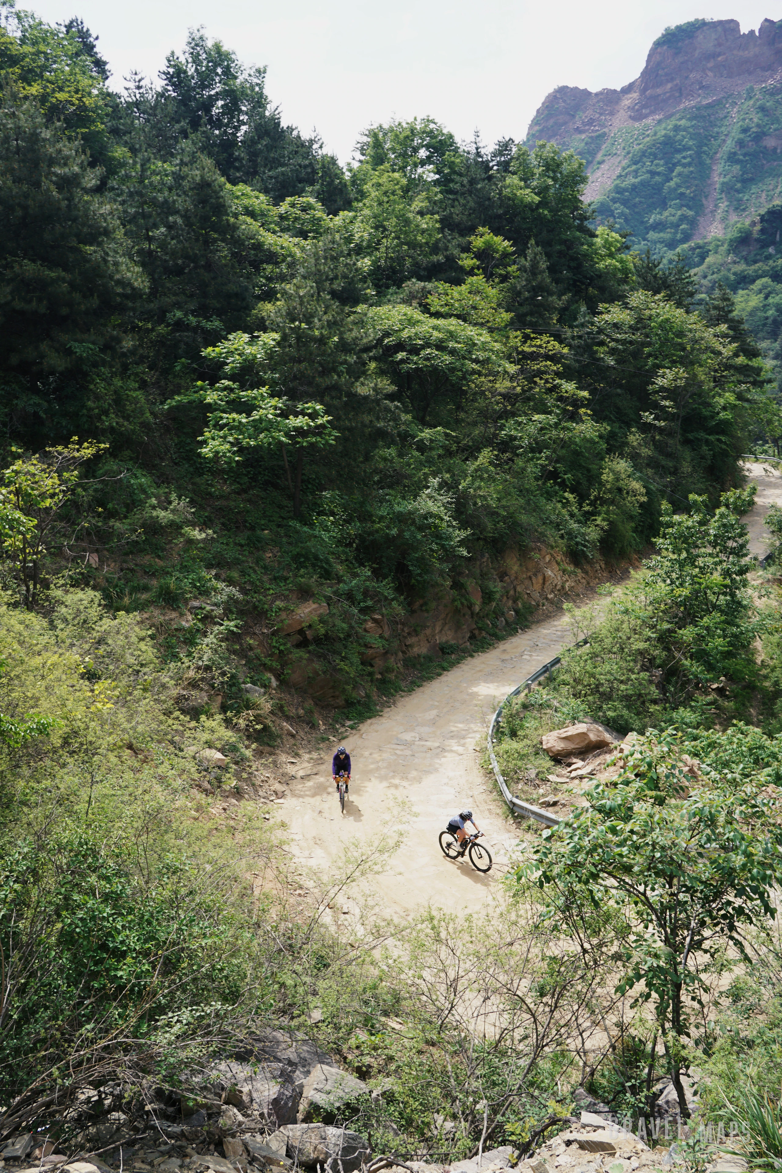 蜿蜒的石板路已成为历史